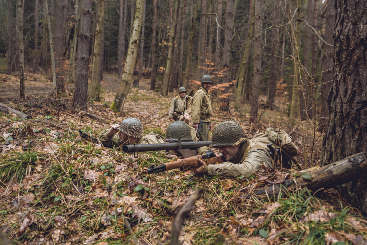 Grupa Rekonstrukcji Historycznej 2nd Rangers ćwiczyła w ustrzyckich lasach