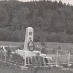 Jabłonki k. Baligrodu pomnik sprzed 1962 roku.<br/>fot. Arch. RDLP w Krośnie