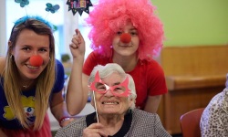 Światowy Dzień Seniora - Fundacja  „Dr Clown” rozda uśmiechy w ustrzyckim szpitalu
