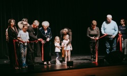 To mieszkańcy Leska otworzyli nową salę widowiskowo - kinową Bieszczadzkiego Domu Kultury<br/>fot. Beata Czyżewska